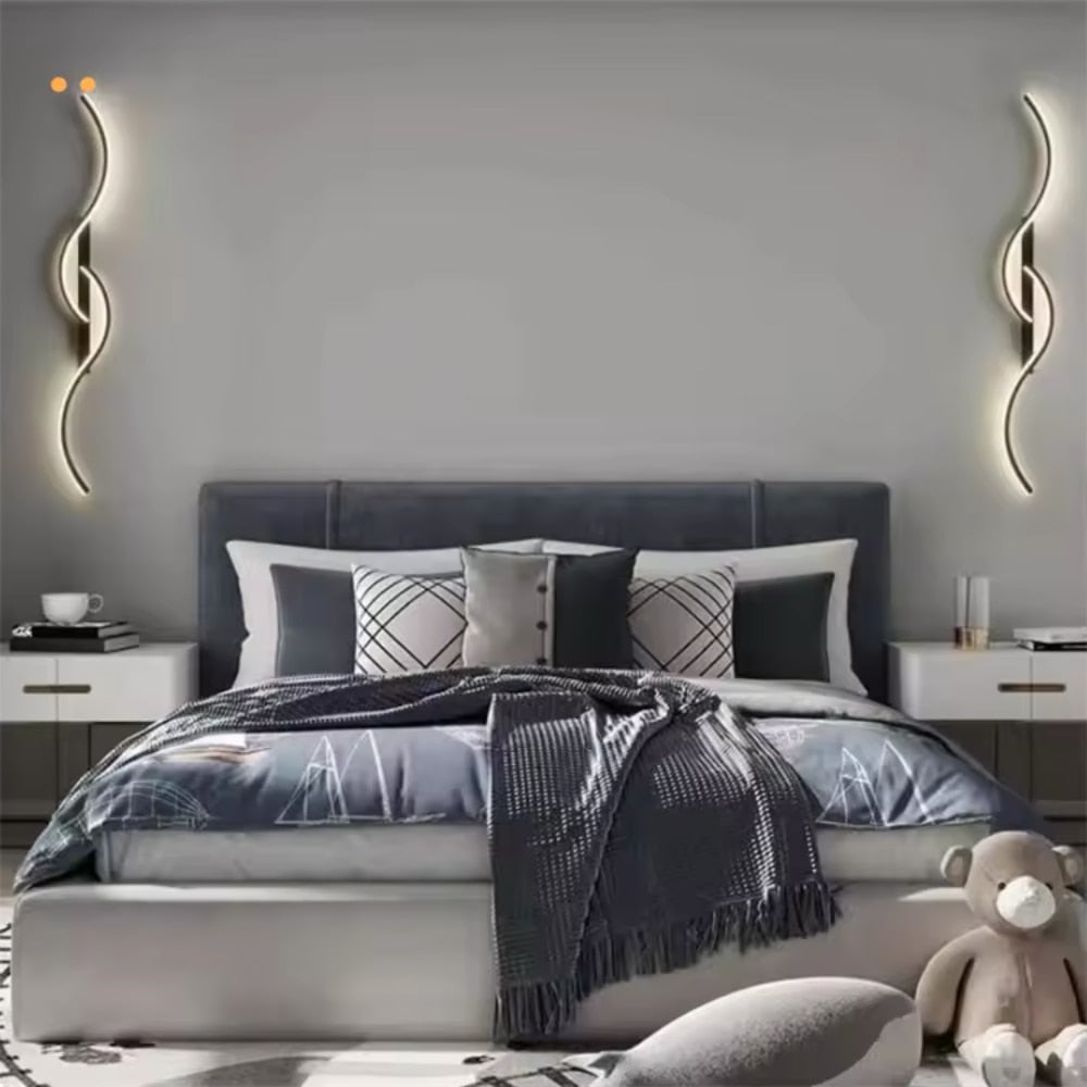 Verstellbare LED-Wandleuchte im skandinavischen Stil