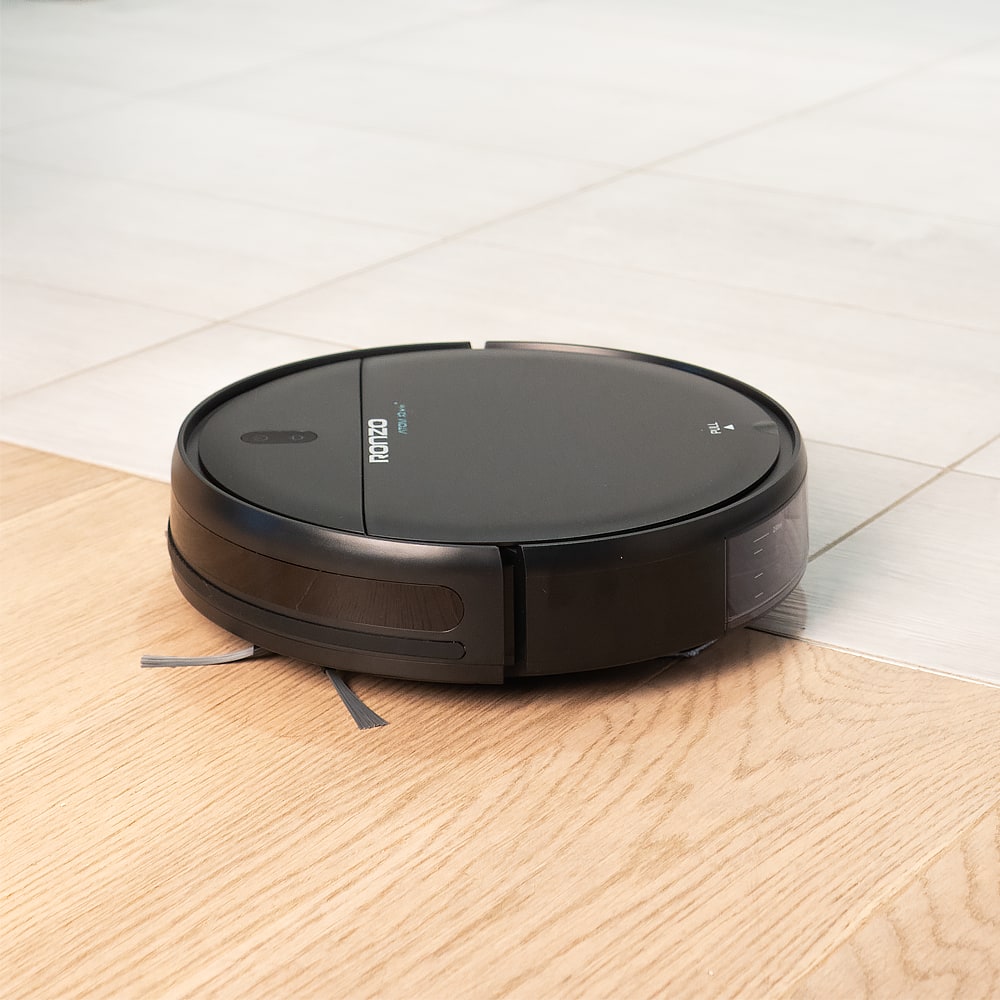 RONZO ATOM IQ Roboter-Staubsauger und Bodenreiniger mit Ladestation